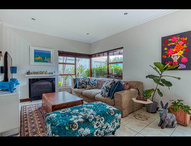 4 BEDROOM HOUSE TO LET IN BROADACRES